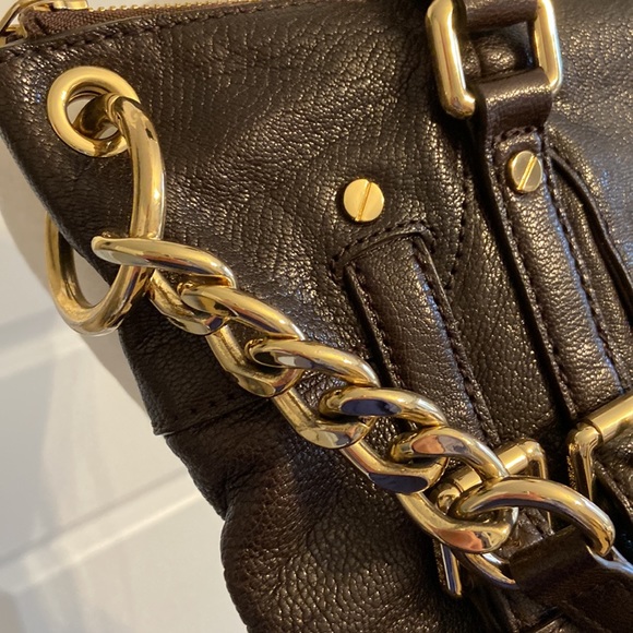 Beautiful Brown Leather Michael Kors Mc Graw Crossbody Bag with Gold Hardware - Picture 6 of 11